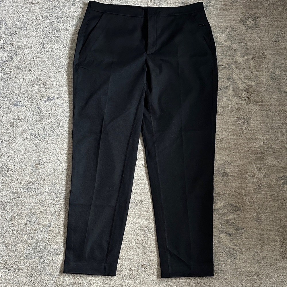 Lululemon women’s pant
Size 8
Color black